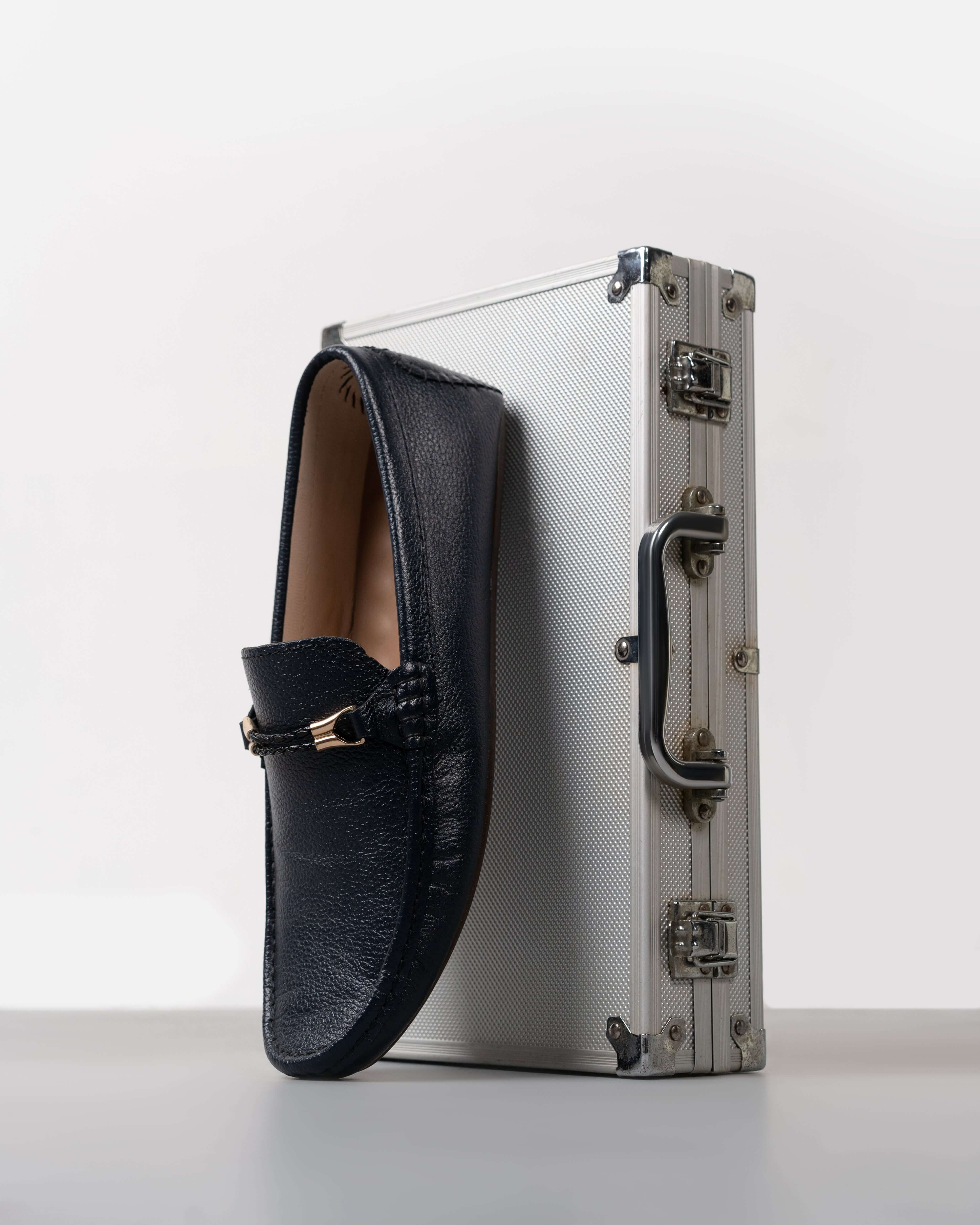 CLASSIC BLACK CALF LEATHER MOCCASIN PENNY LOAFER (DECORATIVE STRAP)