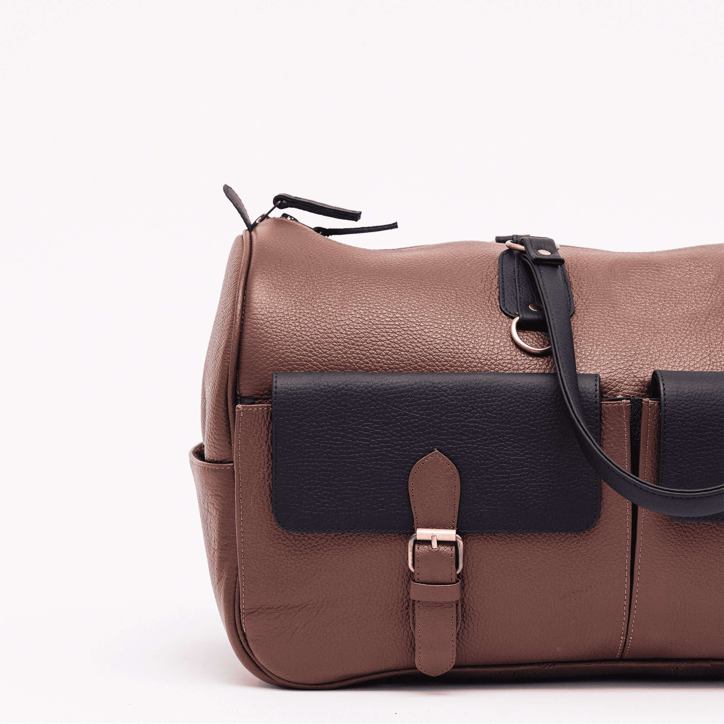 TRAVISS DUFFLE BAG