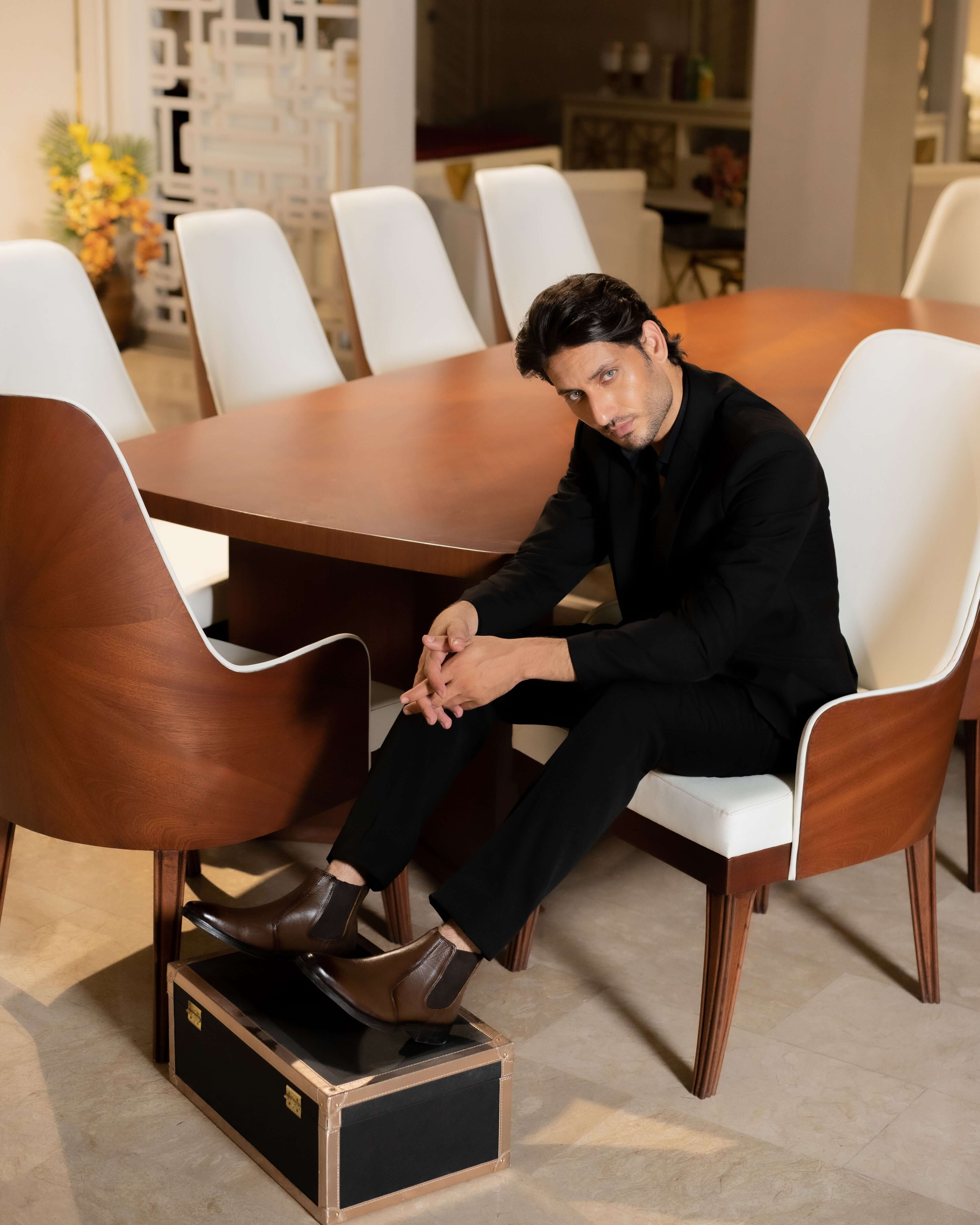 DARK BROWN CALF LEATHER CHELSEA BOOTS