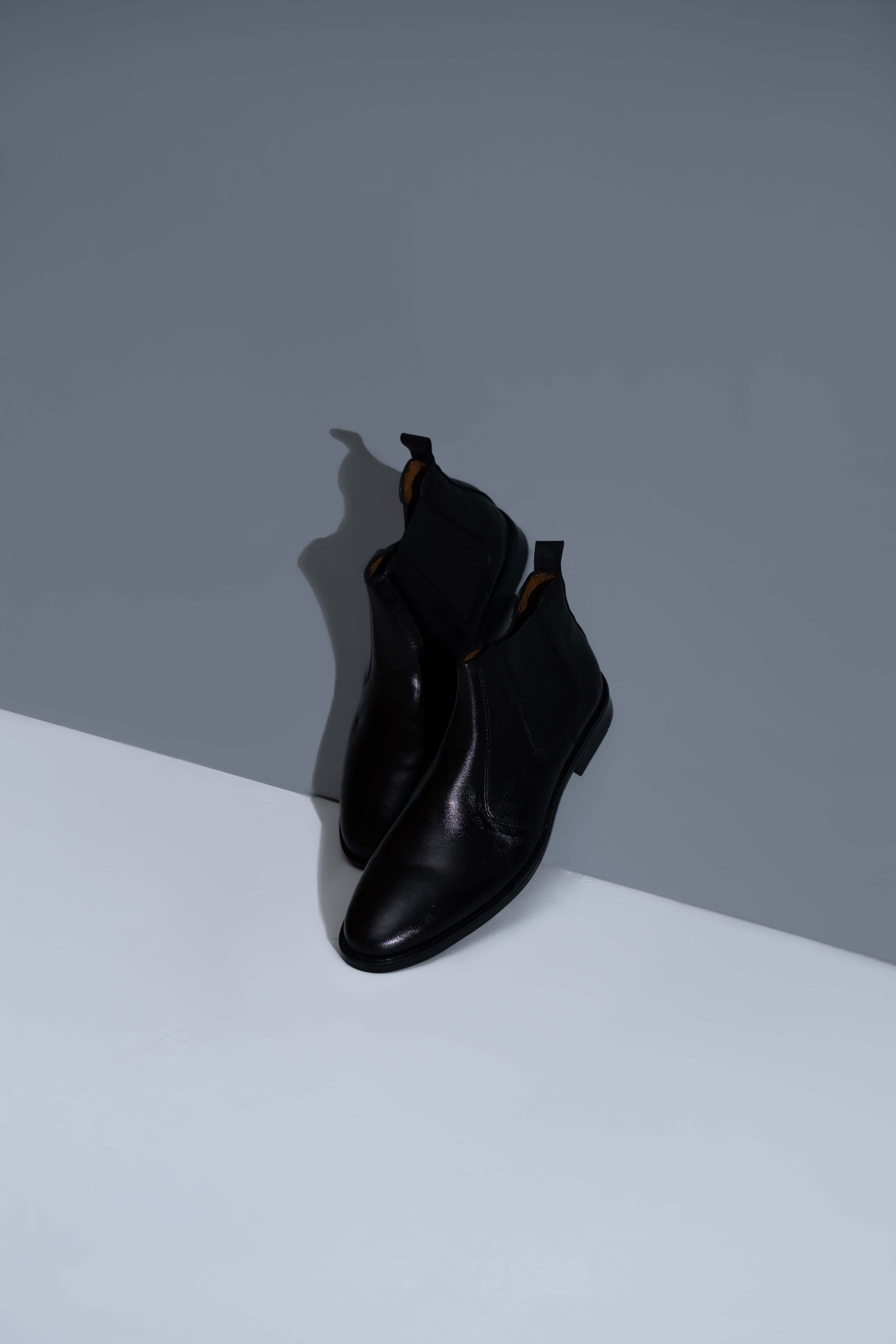 CLASSIC BLACK CALF LEATHER CHELSEA BOOTS