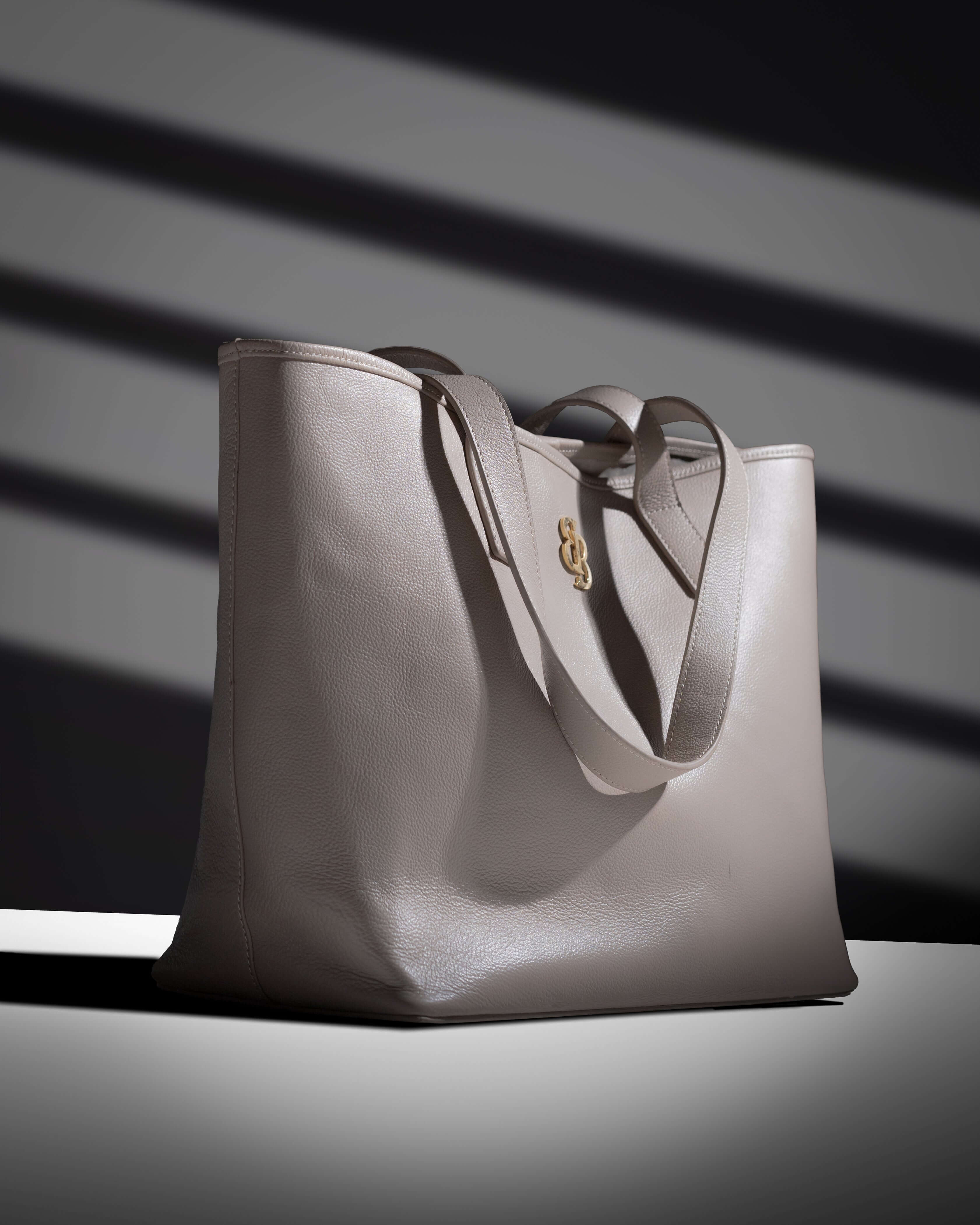 CLASSIC VINTAGE NOIR BAG